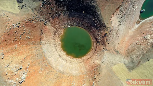 Keban Baraj Gölü'nde sular çekilince dev obruk ortaya çıktı! Meteor düşmesi sonucu oluştuğuna inanılıyor - 8