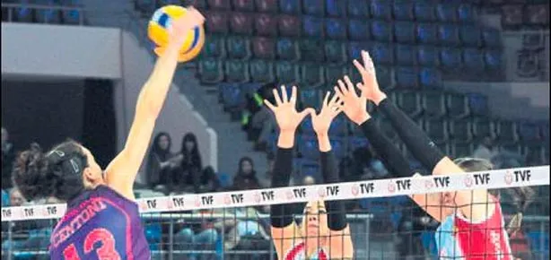 Dişi Aslan zorlanmadı