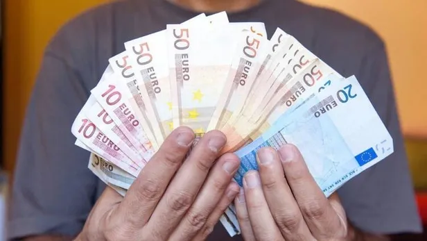 350-euro-nakit-odeme-hesaplara-yatiyor-sigortali-sigortasiz-olanlar-yasadi-sartlara-uyan-kisiler-hemen-alabilir-1614084309690.jpg Sigortalı, sigortasız olanlar turnayı gözünden vurdu! Bu kişiler hemen alabilir… 350 euro nakit ödeme...-4