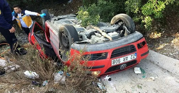 Feci kaza! Otomobil şarampole yuvarlandı