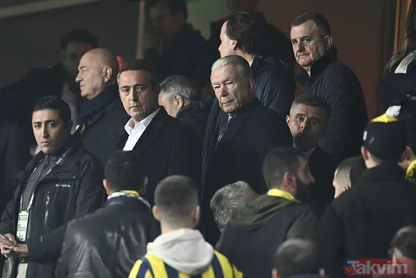 Galatasaray'ın Kadıköy galibiyeti Fenerbahçe'yi karıştırdı! Sarı-Lacivertli taraftarlardan istifa çağrısı - 1