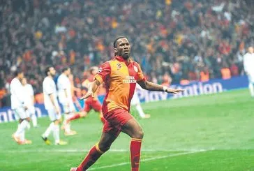 Didier Drogba formasını bağışladı