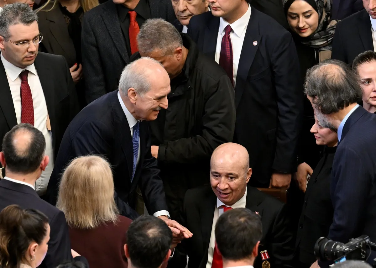 baskan-erdogan-23-nisan-resepsiyonunda-sadettin-saran-ile-gorustu-1776970392180.jpeg Başkan Erdoğan, 23 Nisan Resepsiyonu’nda Sadettin Saran ile görüştü-6