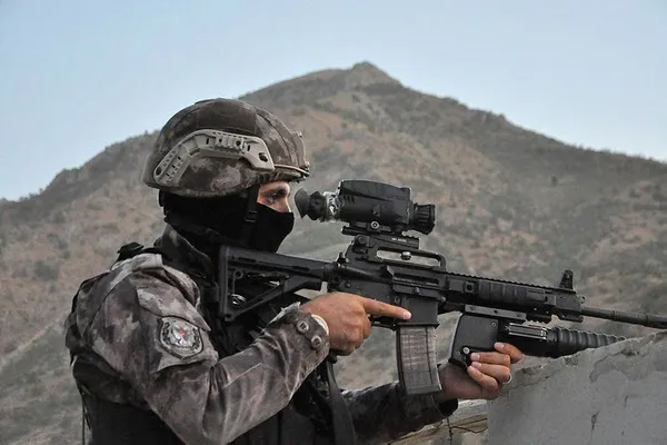 'Şehit veririz, gazi veririz, toprağımızı kimseye vermeyiz'-1