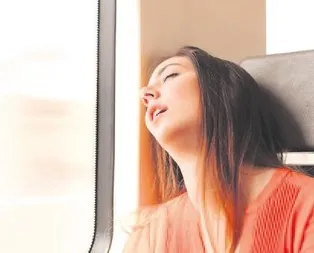 Otobüste uyku felç geçirtir!