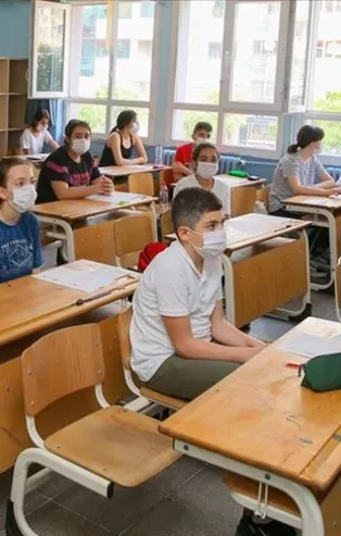 Yüz yüze eğitim yeniden başlıyor! Hangi dersler okulda olacak? Dersler kaç dakika sürecek?