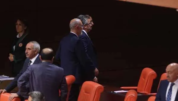 TBMM'de CHP ve MHP milletvekilleri arasında arbede-5