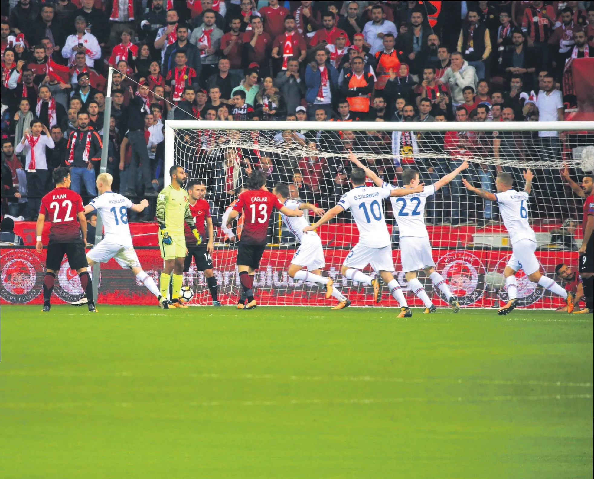 Dünyaya rezil olduk