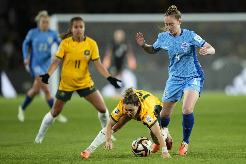 FIFA Kadınlar Dünya Kupası Avustralya İngiltere maçında sapkınlık üçgeni! - 6