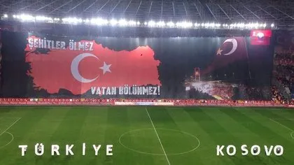 Türkiye-Kosova maçında tüyleri diken diken eden pankart!