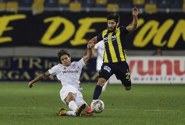 son-dakika-ankaragucu-sonunda-galip-sivassporu-yendiler-1663528413746.jpeg