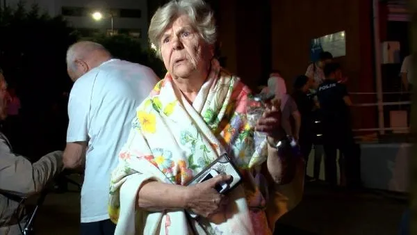 Sarıyer’de 2 katlı huzurevinde korkutan yangın!-2