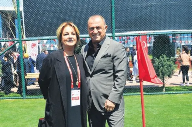 Burak Elmas'tan Fatih Terim'e sürpriz Barcelona daveti!