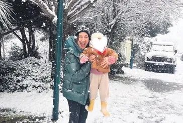 Ünlüler beyaza büründü