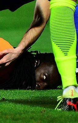 Terim: Gomis'i oynatmam!