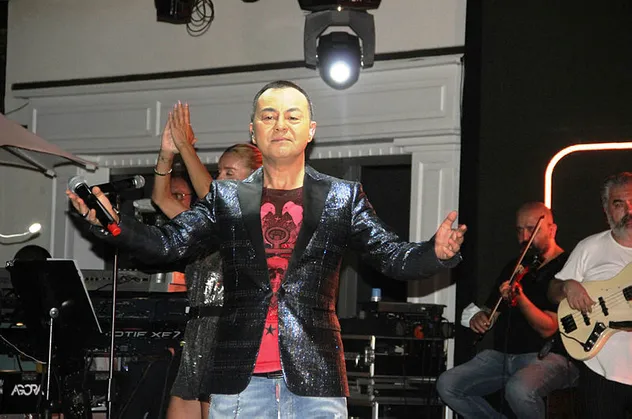 Serdar Ortaç’tan bomba evlilik itirafı! 'Ben beceremedim’ dedi hayranlarına dert yandı