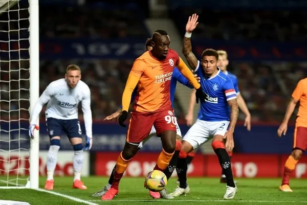 son-dakika-galatasarayda-diagnenin-esinin-koronavirus-testi-negatif-cikti-karantinada-olmasi-gereken-diagne-alisverise-cikti-1608976682207.jpg SON DAKİKA: Galatasaray'da Diagne'nin eşinin koronavirüs testi pozitif çıktı! Karantinada olması gereken Diagne alışverişe çıktı-2