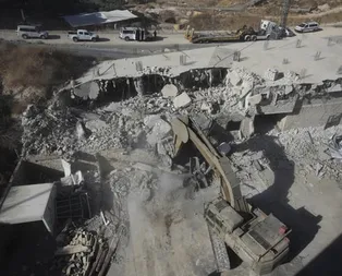 İsrailden skandal adım! Filistinlilere ait evler yıkılıyor