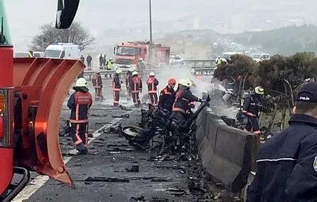 İstanbul'da helikopter düştü: 7 ölü-2