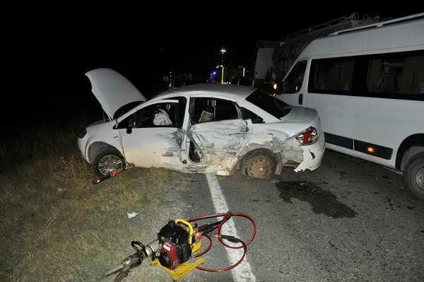 1665424589530.jpg Tekirdağ'da korkunç kaza! Araç paramparça oldu: 1 ölü 8 yaralı-3