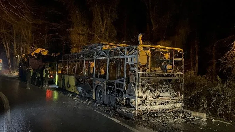 Sarıyer'de panik anları! İETT otobüsü alev topuna döndü (AA)