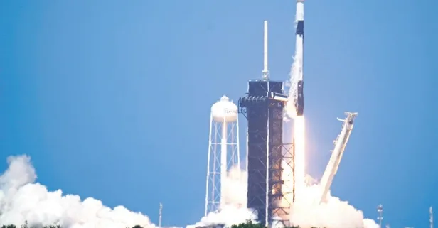 Elon Musk, uzaya 60 starlink uydusu gönderdi. Gökyüzünde sıralanmış uydular, UFO paniğini beraberinde getirdi