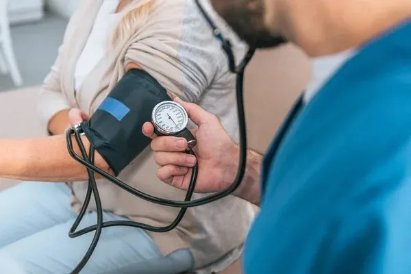 hipertansiyonun-sessiz-dusmani-1785534791877.jpeg Tansiyonunuz düşmüyorsa nedeni aldosteron hormonu olabilir! Uzmandan önemli açıklama-3