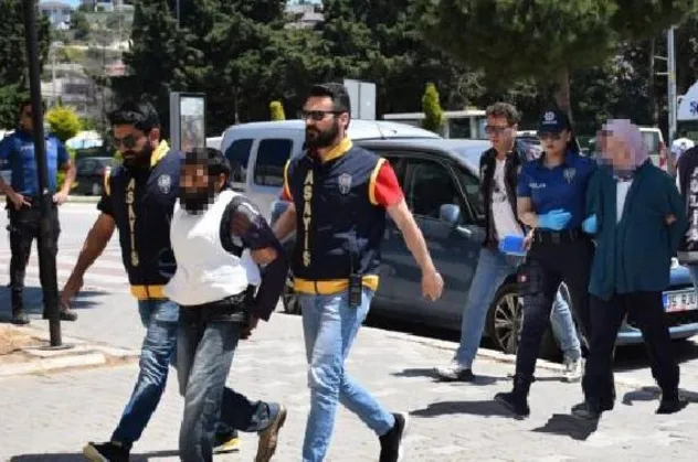 İzmir'in Çeşme ilçesinde kan donduran vahşet: Başına keserle vurup öldürdükten sonra cesedi yakmışlar