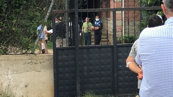 son-dakika-iyi-partili-lutfu-turkkanin-kocaeli-dilovasindaki-kacak-ciftligi-yikim-oncesi-tahliye-ediliyor-1624271756354.jpg SON DAKİKA: İYİ Partili Lütfü Türkkan'ın Kocaeli Dilovası'ndaki kaçak çiftliği yıkım öncesi tahliye ediliyor-6