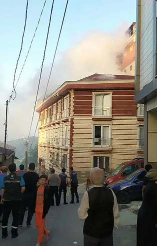 İstanbul Eyüp'te korkutan yangın!