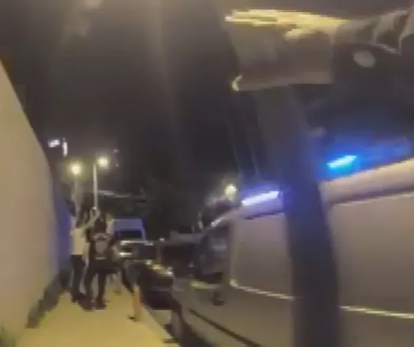 istanbulun-ortasinda-tekme-tokat-darbedilen-kadini-motosikletli-grup-kurtardi-1623064736911.jpg İstanbul'un ortasında tekme tokat darbedilen kadını motosikletli grup kurtardı-4