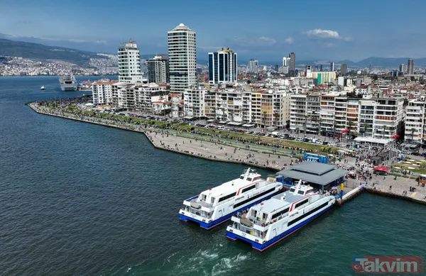 İzmir'de TCG Anadolu'ya 3'üncü de gününde büyük ilgi! Kilometrelerce kuyruk oluştu - 14