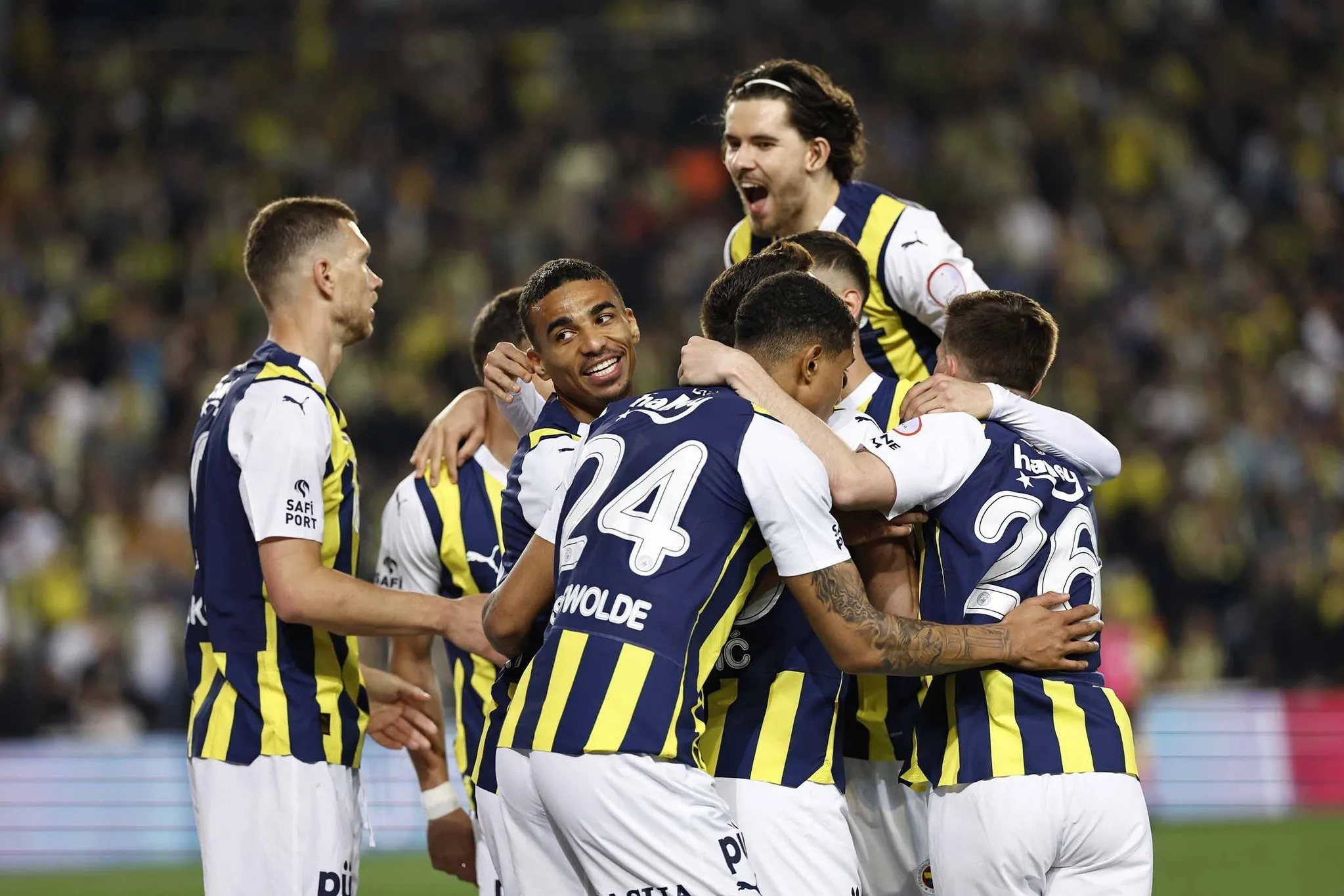 Fenerbahçe'de 11 sürprizi! İsmail Kartal'dan Olympiakos maçı için flaş tercih - 1