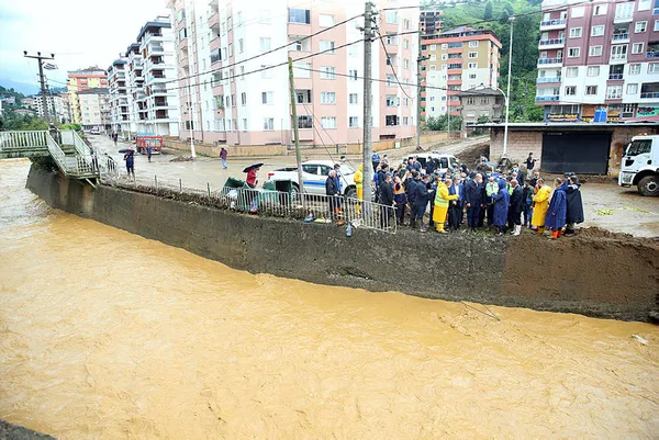 Rize'de 91 yılın en fazla yağışı! Metrekareye 271 kilo yağış!-2