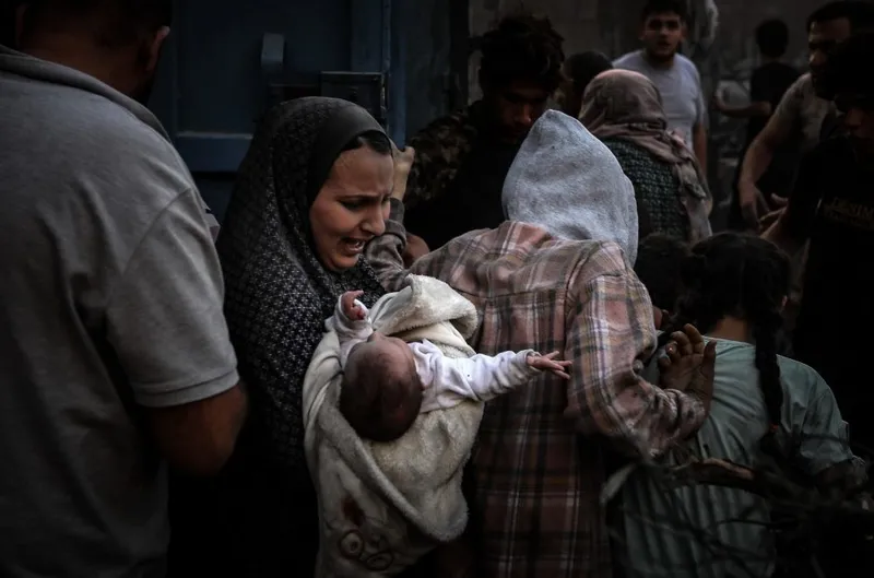 oyuncu-deniz-ugur-gazze-katliamina-sert-cikti-sanat-camiasinin-sessizliginden-utaniyorum-kiniyormus-gibi-gorun-1715613254398.jpg Oyuncu Deniz Uğur Gazze katliamına sert çıktı: Sanat camiasının sessizliğinden utanıyorum! | 'Kınıyormuş gibi görünüyorlar'-2