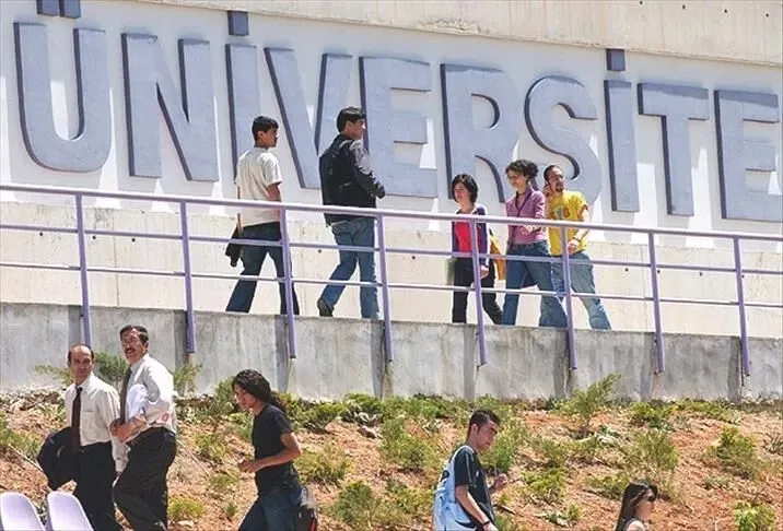 tbmmde-ogrenci-affi-teklifinde-ilk-13-madde-kabul-edildi-1785362780908.jpeg TBMM'de yükseköğretim düzenlemesi: Öğrenci affı teklifinin ilk 13 maddesi kabul edildi-4