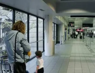 Bebekle uçak yolculuğunun püf nokları