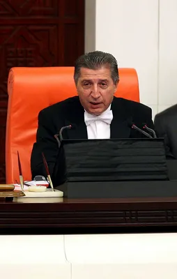 Eski TBMM Başkanı Toptan trafik kazası geçirdi