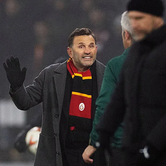 Okan Buruk sakatlıktan yakındı