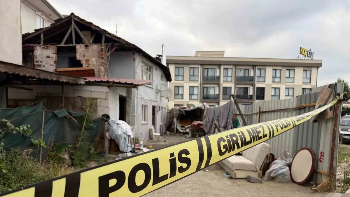 Sakarya'da dehşet anları! Çocuklarının evinde eski eşini tabancayla vurdu