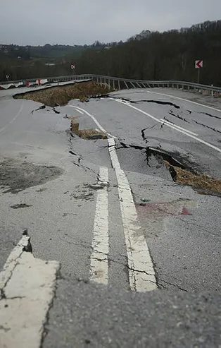 Karadeniz Sahil Yolu'nda son durum ne? Yeniden açılacağı tarih belli oldu