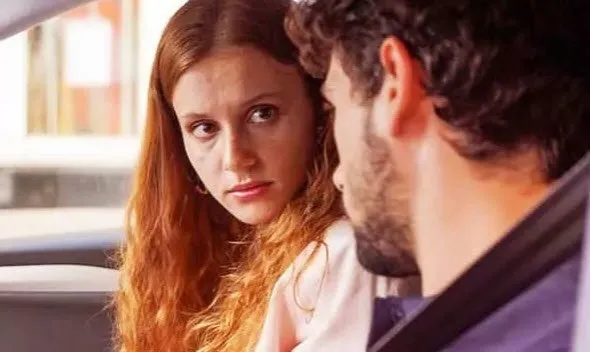 Star TV'nin tahammülü kalmadı fişini çekti! Menajerimi Ara'nın final tarihi artık belli o günden sonra ekranlarda olmayacak-9