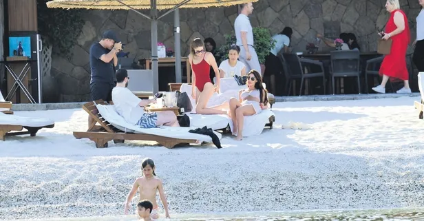 Mustafa Sandal'ın eşi Melis Sütşurup modelliğe soyundu