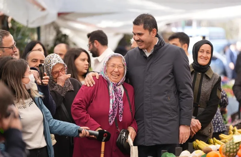 Cumhur İttifakı İBB Başkan adayı Murat Kurum Sarıyer'de pazar esnafını ziyaret etti olta balıkçılarıyla görüştü: "Büyükşehir'de başkanımız sizsiniz"-3