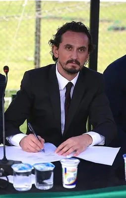 Tuncay Şanlı imzayı attı
