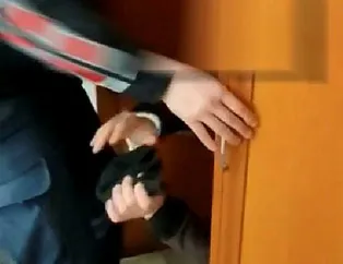 Hırsızlık için girdiği evde dolapta yakalandı