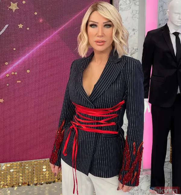 Seda Sayan kendinden 5 yaş küçük kayınvalidesinin elini öpmeye gitti! 'Canım Hicomm' diye paylaşmayı da ihmal etmedi - 6