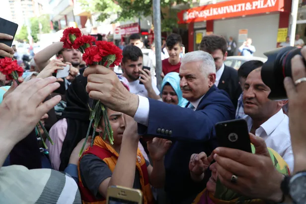 Binali Yıldırım'dan Bağcılar'da esnaf ziyareti-4