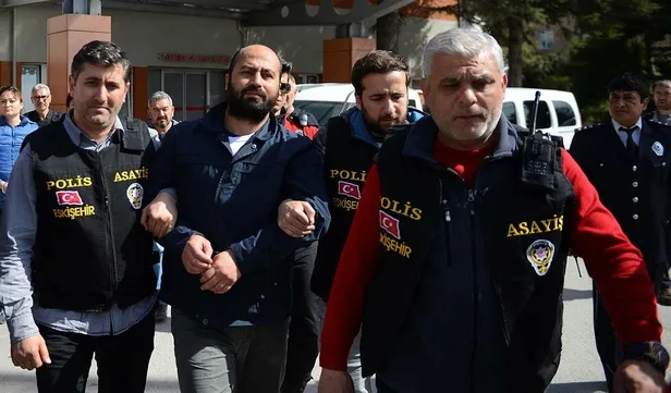 4 akademisyenin katili Volkan Bayar avukata hakaret edince duruşma ertelendi-2