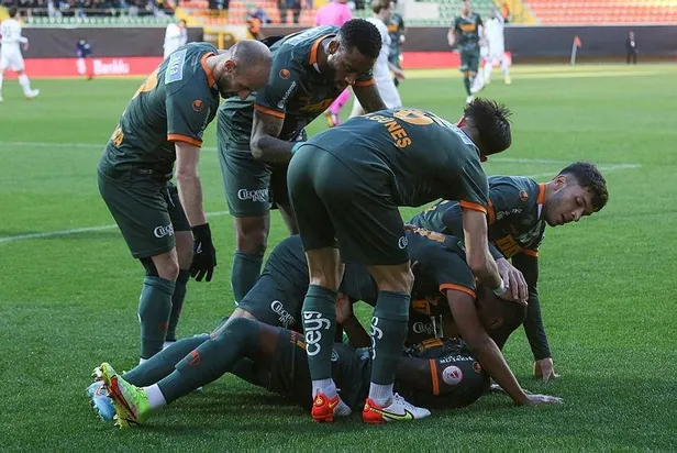 alanyaspor-penaltilarda-adana-demirsporu-devirdi-ceyrek-finale-yukseldi-1644515365825.jpeg Alanyaspor penaltılarda Adana Demirspor'u devirdi, çeyrek finale yükseldi!-1